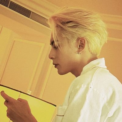 dylan_wang_wang's profile picture. Actor
The official one.
家庭 D family