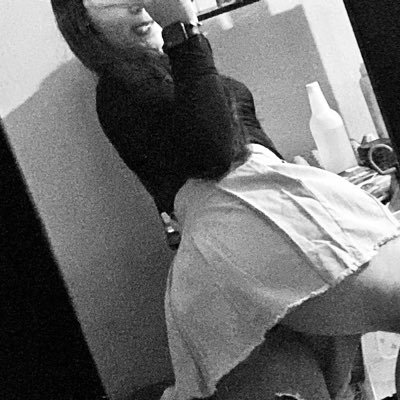 Estoy aquí de momento, espero te guste lo que escribo (◔◡◔) TH 10 😎 Te manipularé con todo lo que soy 😈🔥 Support me as Sensual content creator (100% Amateur)