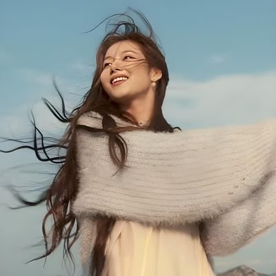 YesIamOnce's profile picture. 辛 い 時 こ そ 目 標 を 見 失 わ な い で