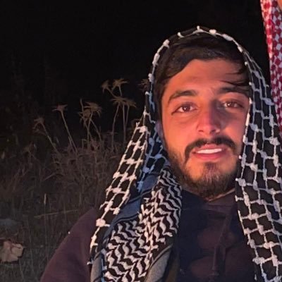 aly_ayadd's profile picture. إِرفَعوا شِعَار يَا لِثَاراتِ الَبقِيْع🖤