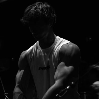 NALETv2's profile picture. bebeğinsem emzir o zaman :D