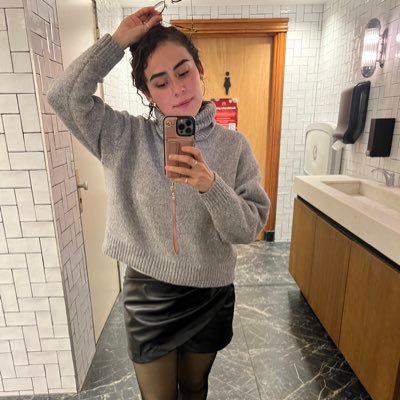 callesrose's profile picture. Me gusta la gente que cultiva sus sueños hasta que esos sueños se apoderan de su propia realidad. -MB. Dog lover 🐕💕#NiUnaMenos ⚖️