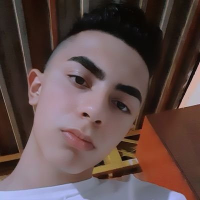 Yil_x_'s profile picture. I'm Clinically Insane ❄