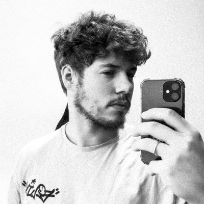 Realizador audiovisual. Hago vídeos para marcas y medios. Twitteo para no perder los enlaces que me interesan. Retwitteo por no twittear
