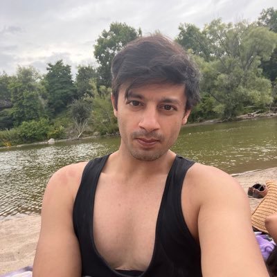 Mostly here to retweet and like stuff. 90s not a kid anymore. Next door gay indian guy. #sexnotgender #gaynotqueer #delhiboy आमची मुम्बई 35 🏳️‍🌈