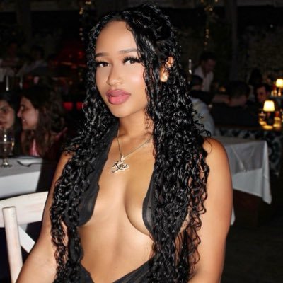 kyiees's profile picture. ig: kyie.s | new page