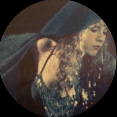 basically just a Stevie nicks, Kate bush, and Florence Welch fan account 𖦹⭒°｡⋆ ⚢ + radfem 🇭🇷