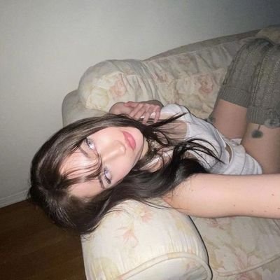 elyfvz's profile picture. in a world of boys, he's a gentleman