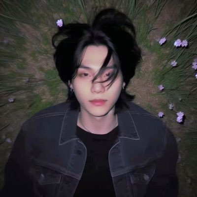 strawfersita's profile picture. odio todo menos a bts y a mi gato