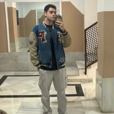 german_jr00's profile picture. Toys r us