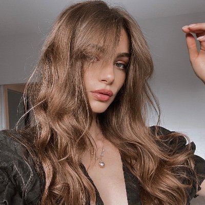 shadowsfawn's profile picture. romance reader and elain archeron defender