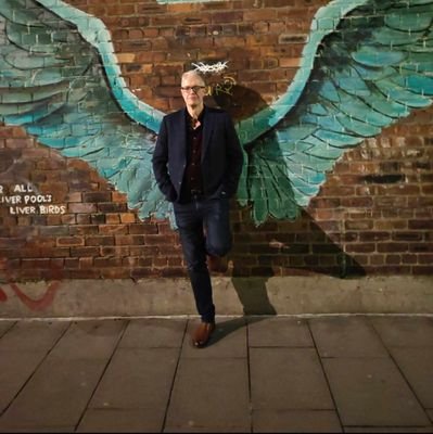 Evanescence
Everton FC
Humanist
Sexagenarian
Traveller
Generally happy, but not always.
Anti-Brexit.
Will occasionally engage in conversation.
Van Gogh