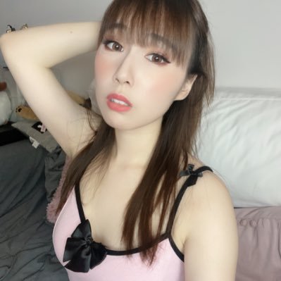 🇨🇦 🇭🇰| 🎮Gamer 🍜Food Lover 🖥Variety Twitch Streamer 🐈 Cat Owner