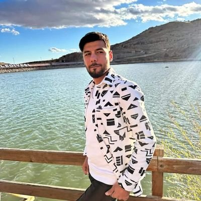 BeratTu40212643's profile picture. 