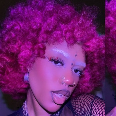 She/They | DaddyTV Personality | Host of F*cking Smart🧠 | Producer | Dancer | IG & TikTok: sapphire.slayy | Rae’s Keeper 💜