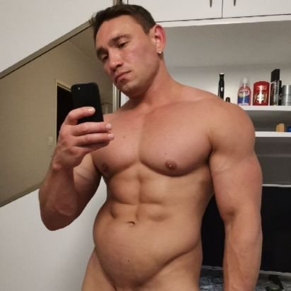 Obsessed with dildos bodybuilder
Based in Poland 🇵🇱