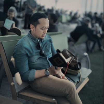 MakhrusShofi's profile picture. 