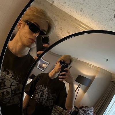 petiinju's profile picture. 𝟏𝟗𝟗𝟕 — Parody of Jung Jaehyun.