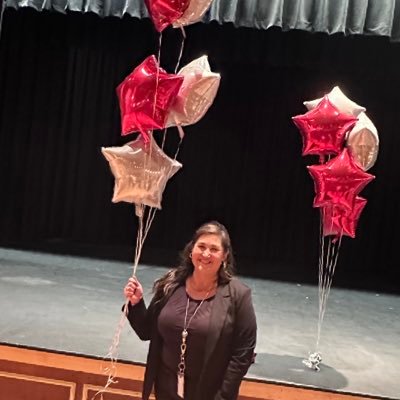 @southoldelem ENL teacher, @MolloyCollege TESOL adjunct, & life long learner! #WeAreAllLanguageLearners #ENL #ELL #ELs #MolloyTESOLCohorts