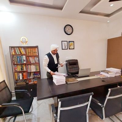 lawferry's profile picture. ς๏гק๏гคՇє ɭคฬץєг