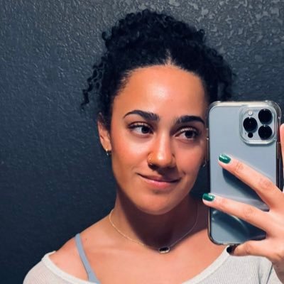 JessOzoude's profile picture. Run Fast Die a Legend 🇳🇬