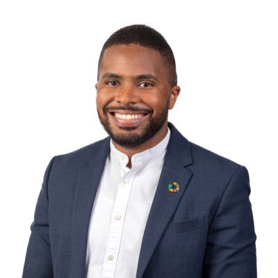 MaximeJong's profile picture. Idéaliste pragmatique | mission : accompagner les personnes engagées en faveur d’un développement inclusif et durable | formation : stratégie | pensée : #Ubuntu