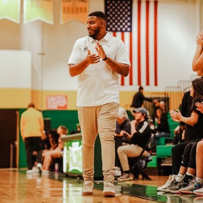 Coach Snow 🏀 Jmu grad 👨🏽‍🎓🏀