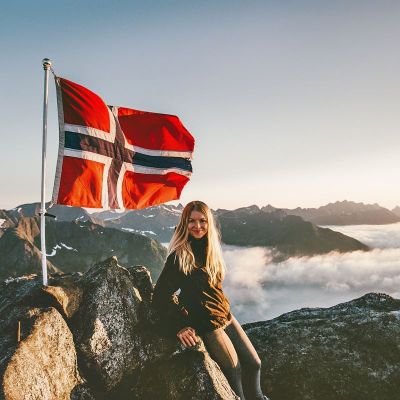 Daramel29's profile picture. 🩺 Dr. Dubson | 🧠 Neurologist | 💉 Medical Innovator | 📚 Author | 🏥 Chief of Neurology at City Hospital | 🌐 Health Advocate | 🚴‍♂️ Cyclist | 🌱 Wellne