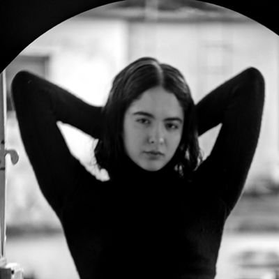 ccisla__'s profile picture. Violinist, pianist and singer / @nadieylosdemas