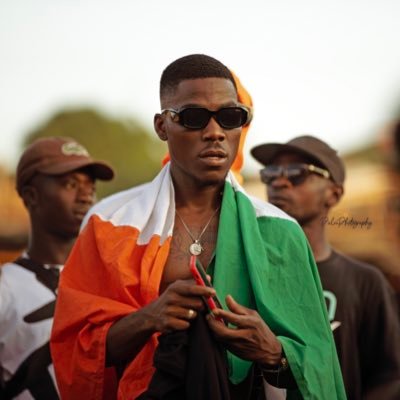 Jeune ivoiriens🇨🇮É𝐭𝐮𝐝𝐢𝐚𝐧𝐭𝐬 𝐞𝐧 𝐭𝐨𝐮𝐫𝐢𝐬𝐦𝐞 𝐞𝐭 𝐡ô𝐭𝐞𝐥𝐥𝐞𝐫𝐢𝐞 👨🏼🎓 Passionné de musique 🎧 , voyage et tous ce qui englobe la culture
