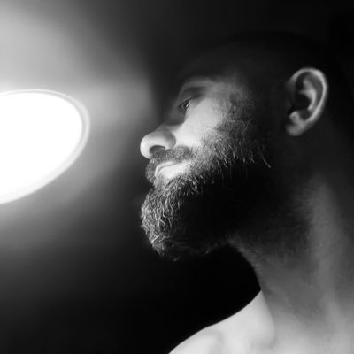 mi_nakos's profile picture. Με χαρακτηρίζουν «Ξινό», εγώ με λέω «Ρεαλιστή» και αυτοί ξινίζουν.