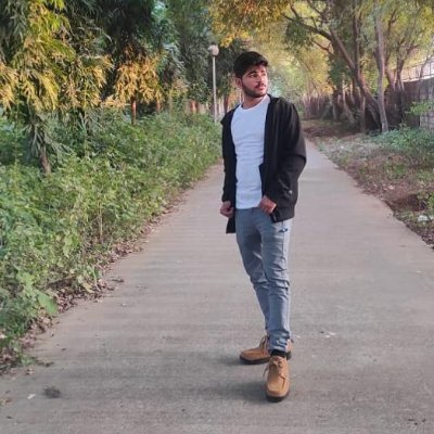 stillshivam's profile picture. • 400k+ subs on YouTube
• Profitably ran 3 ecom biz