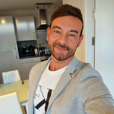 Digital marketer. Into fitness, music, self defence, cars and all things funny 😉