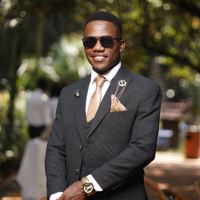 Software Engineer 💻 | MSEAI student @cmu_africa | God's child😇 | Soccer⚽