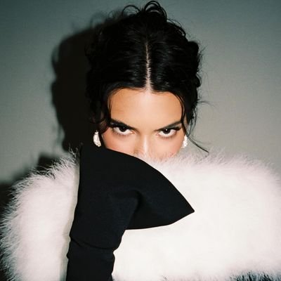 Fonte brasileira de informações sobre a supermodelo, empresária e celebridade da TV Kendall Jenner | Fan account | Fã Clube | Not affiliated with Kendall.