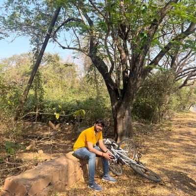 amankhot11's profile picture. 🐦