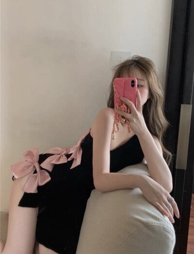 CharmRae173760's profile picture. 
