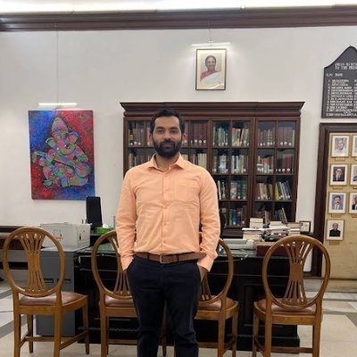 bylines @CNNnews18 https://t.co/jYrxeWyLmD Former Consultant (Rashtrapati Bhavan)