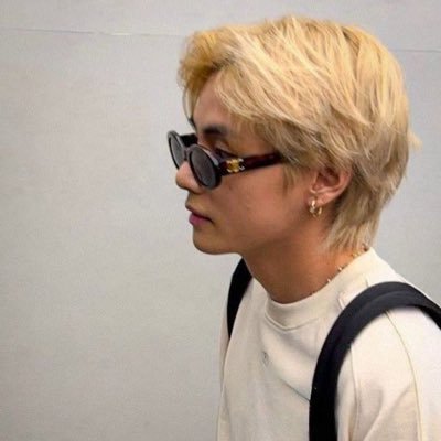 euphcrixq's profile picture. taehyung’s girlfriend official twitter page. there's no other.