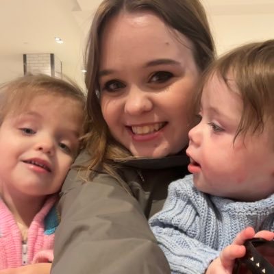 30 year old craft loving, makeup hoarding, proud ECE, and crazy cat lady. Momma to two bubs ❤️