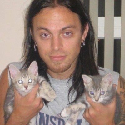 dailytuck's profile picture. MADE WITH @GIMMICKBOTS