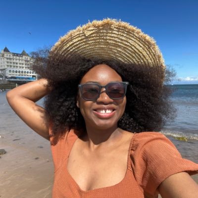 tolaeversmiling's profile picture. Lover of God