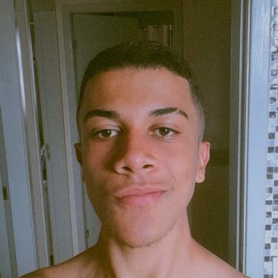 thgabrieel_'s profile picture. An aspiring writer and follower of God.