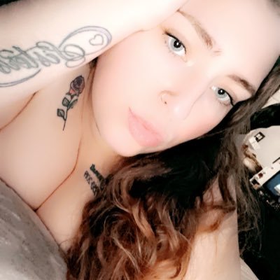18+NSFW 😈 I ❣️BBCs | #ContentCreator #Bdsm #cumdump #tattoos #piercings ❄️. dm for content (buyers only)