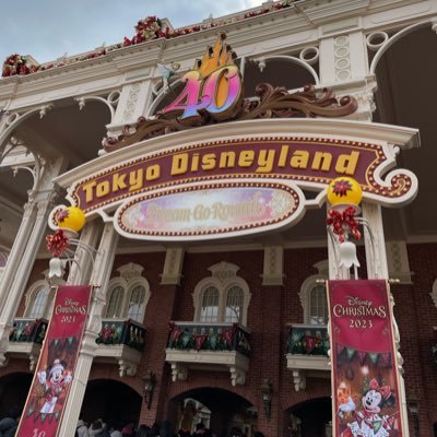 ay55555555's profile picture. 