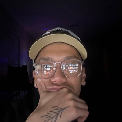 ArtsWrld3's profile picture. 