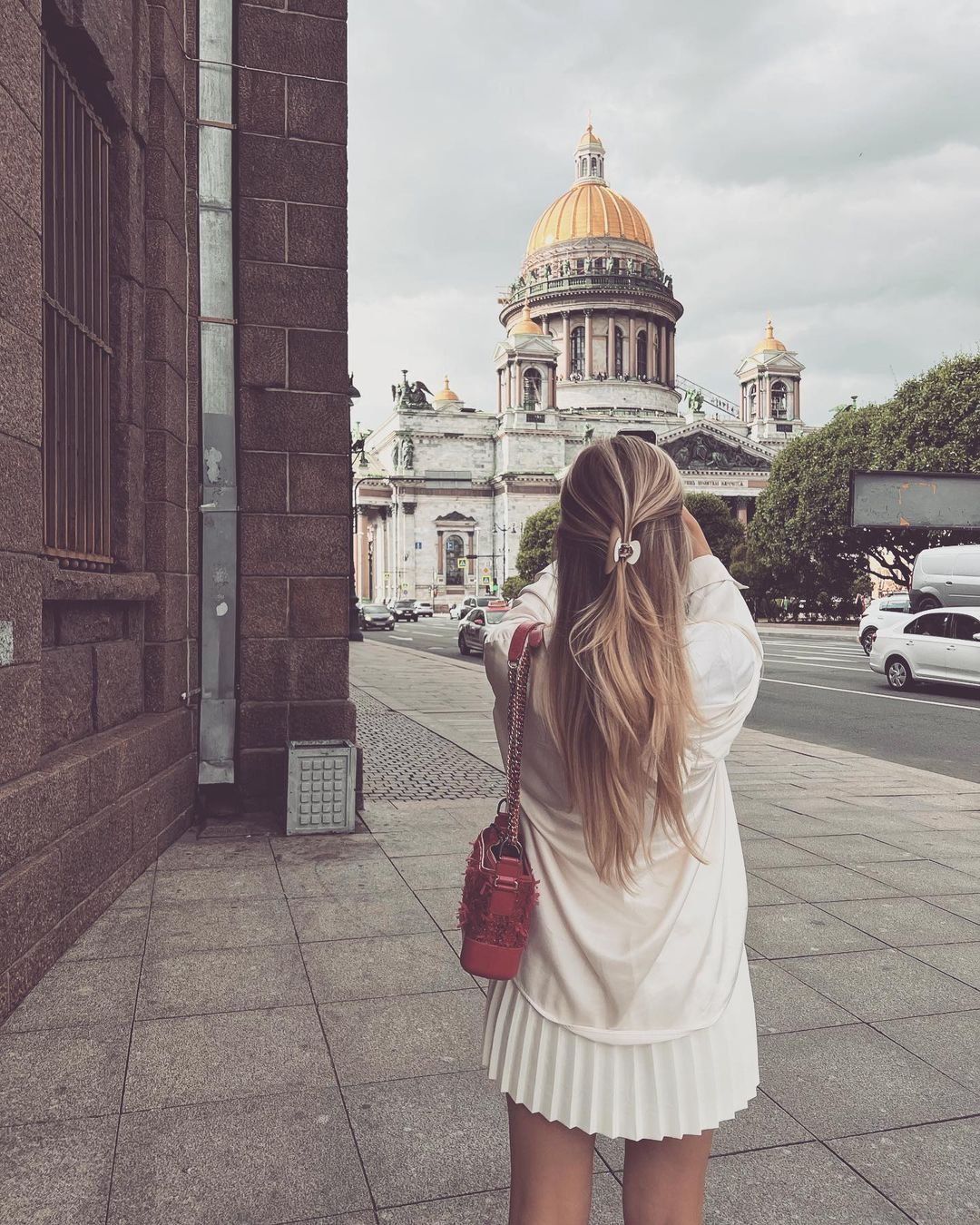 Living with the strength of Belarus, dancing the fragrance of life.