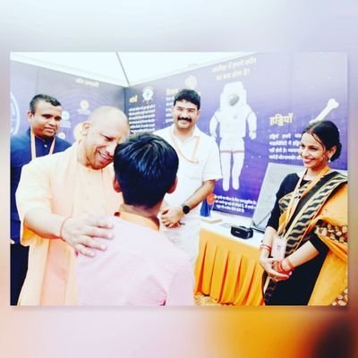 Teacher by profession 👩🏫... Engineer by education 👷 🇮🇳 a proud Indian 🇮🇳 https://t.co/EmlmsjdBhQ