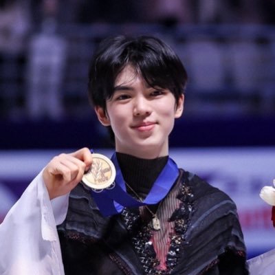 English updates, posts and translations about Korean figure skater #JunhwanCha #차준환 | please credit when reposting translations!