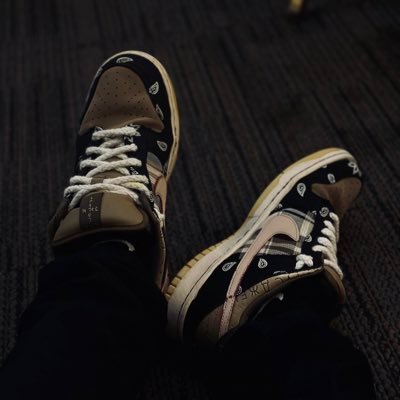 n0tim3e's profile picture. The living legend continues to live